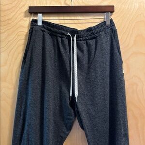 Vuori Joggers size large